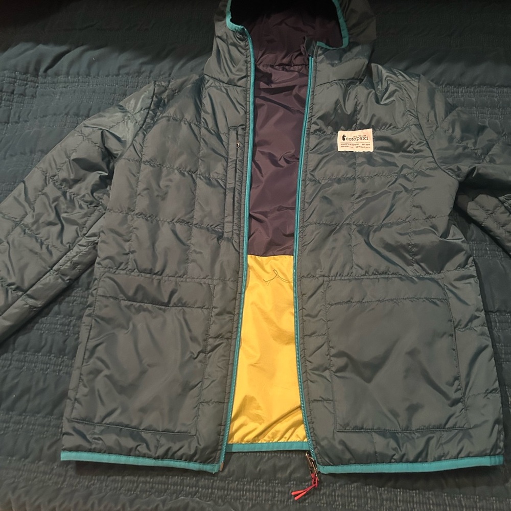 Cotopaxi Puffer Reversible Jacket in dark teal